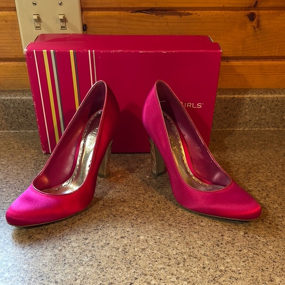 BCBGirls Pink High Heeled Pumps with Metallic Gold Accents - Picture 2 of 9